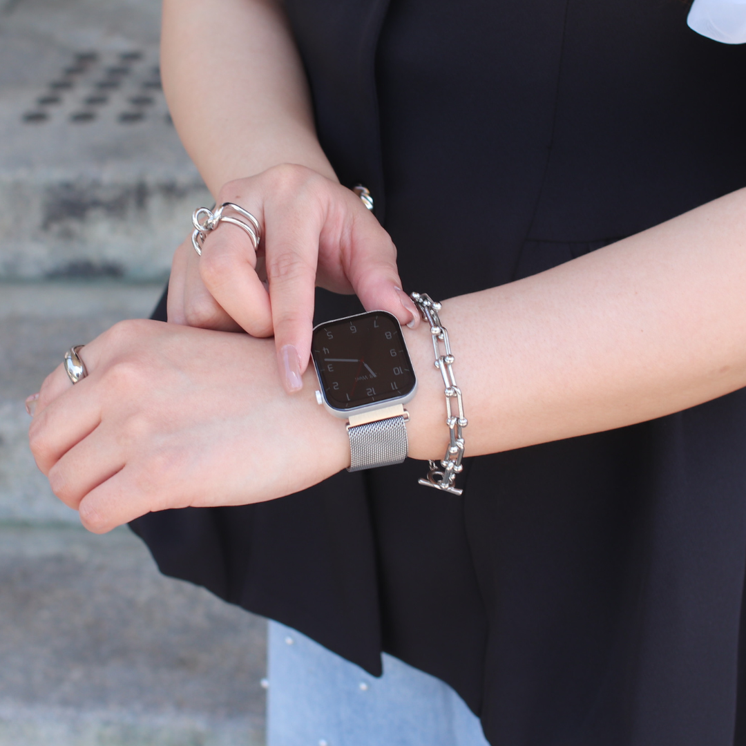 EE03 スマートウォッチ シルバーxステンレスメッシュシルバー  SIL M SILマグネット式 ミラネーゼループ ベルト幅20mm