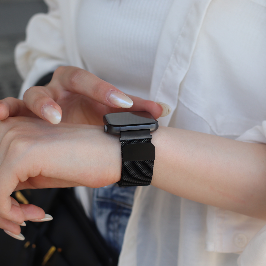 EE03 スマートウォッチ ブラックxステンレスメッシュブラック  BK M BKマグネット式 ミラネーゼループ ベルト幅20mm